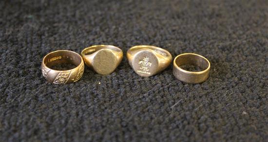 Four 9ct gold wedding and signet rings